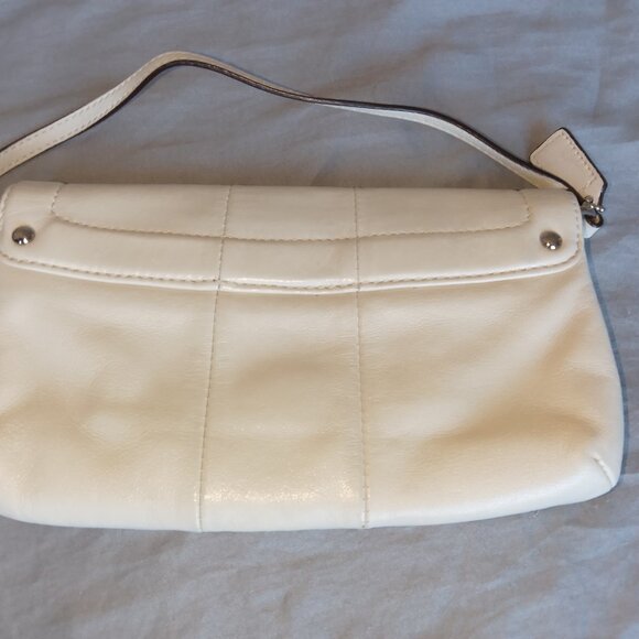 Coach purse (wristlet) - Picture 4 of 6